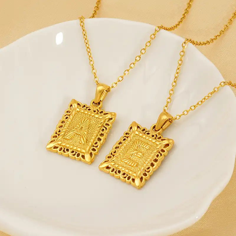18K Gold PVD Stainless Steel Letter Initial Pendant Necklace / 25005006
