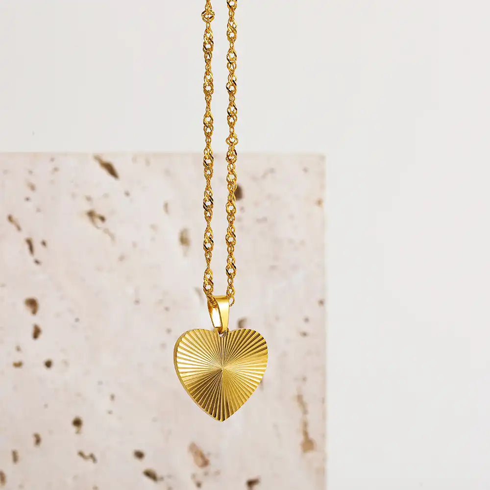 18K Gold PVD Stainless Steel Solid Heart Pendant Necklace / KNKN1028