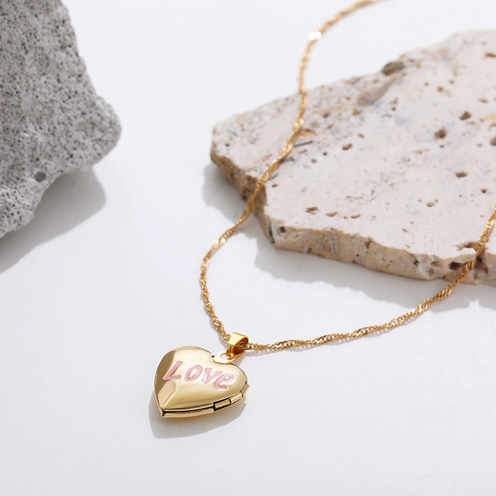 18K Gold Plated Copper Oval LOVE Heart Album Pendant Locket Necklace / KN5006