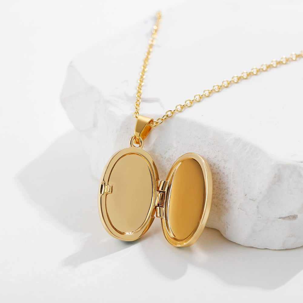 18K Gold Plated Stainless Steel Oval Eye Album Pendant Locket Necklace / KN5005