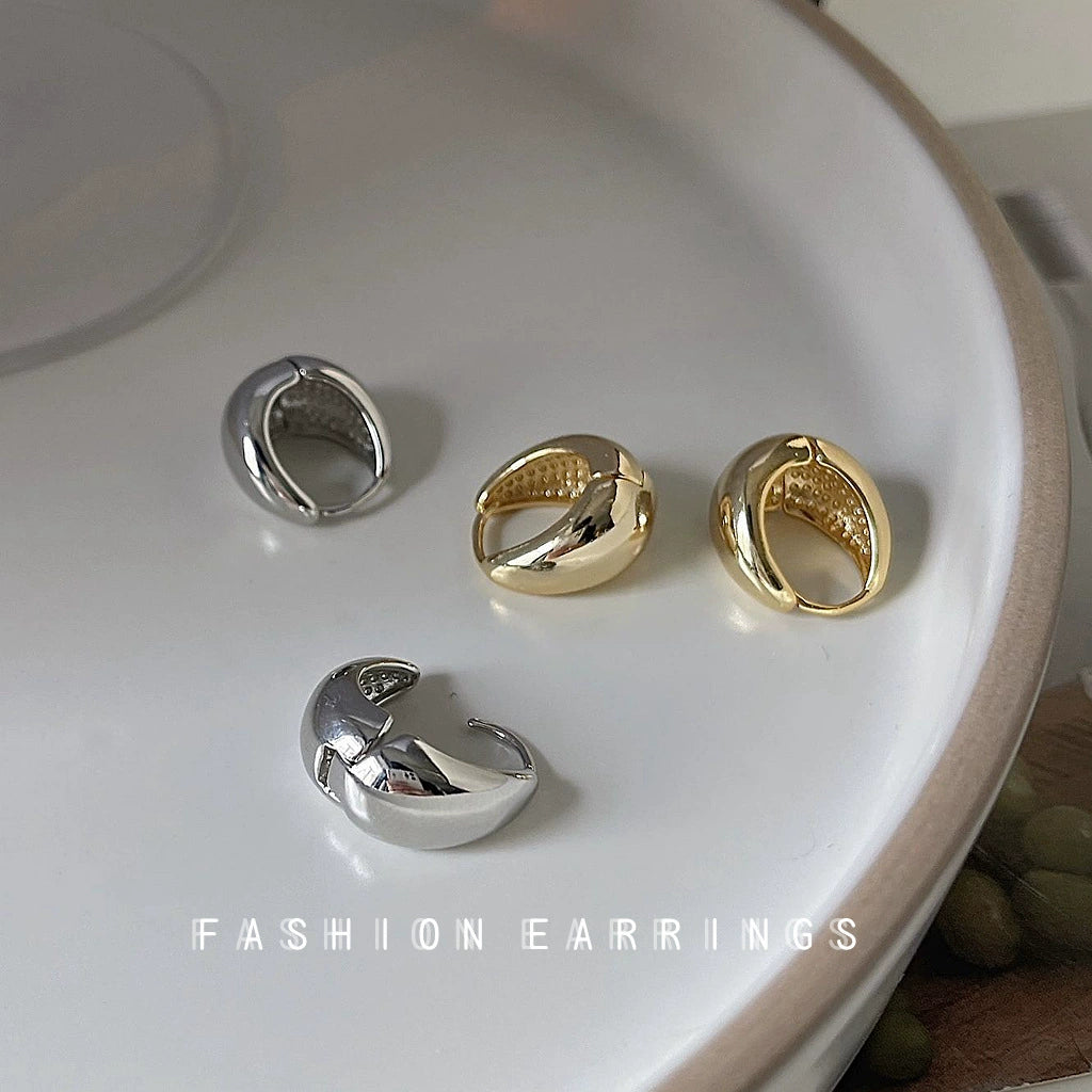1 Pair French Style Minimalist Polished Huggie Earring / KE2001