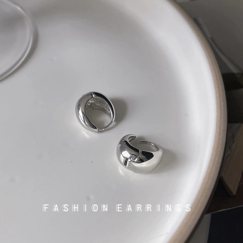 1 Pair French Style Minimalist Polished Huggie Earring / KE2001