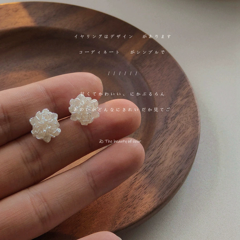 1 Pair Sterling Silver White Flower Stud Earring / KE3064