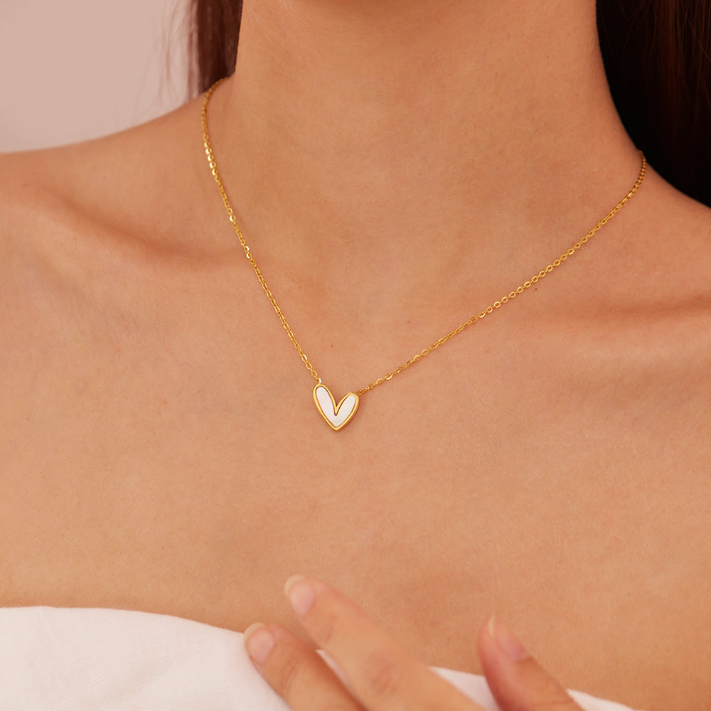 Gold Plated Stainless Steel Shell Inlay Heart Pendant Necklace / KN1003