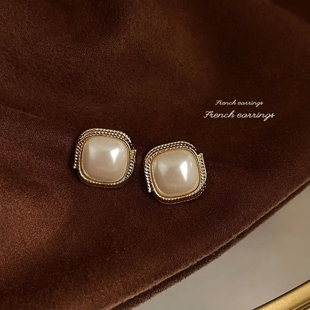 1 Pair Sterling Silver Women Exaggerated Luxury Vintage Stud Earrings Wholesale / KE3038