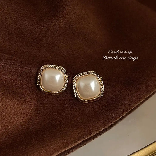 1 Pair Sterling Silver Women Exaggerated Luxury Vintage Stud Earrings Wholesale / KE3038