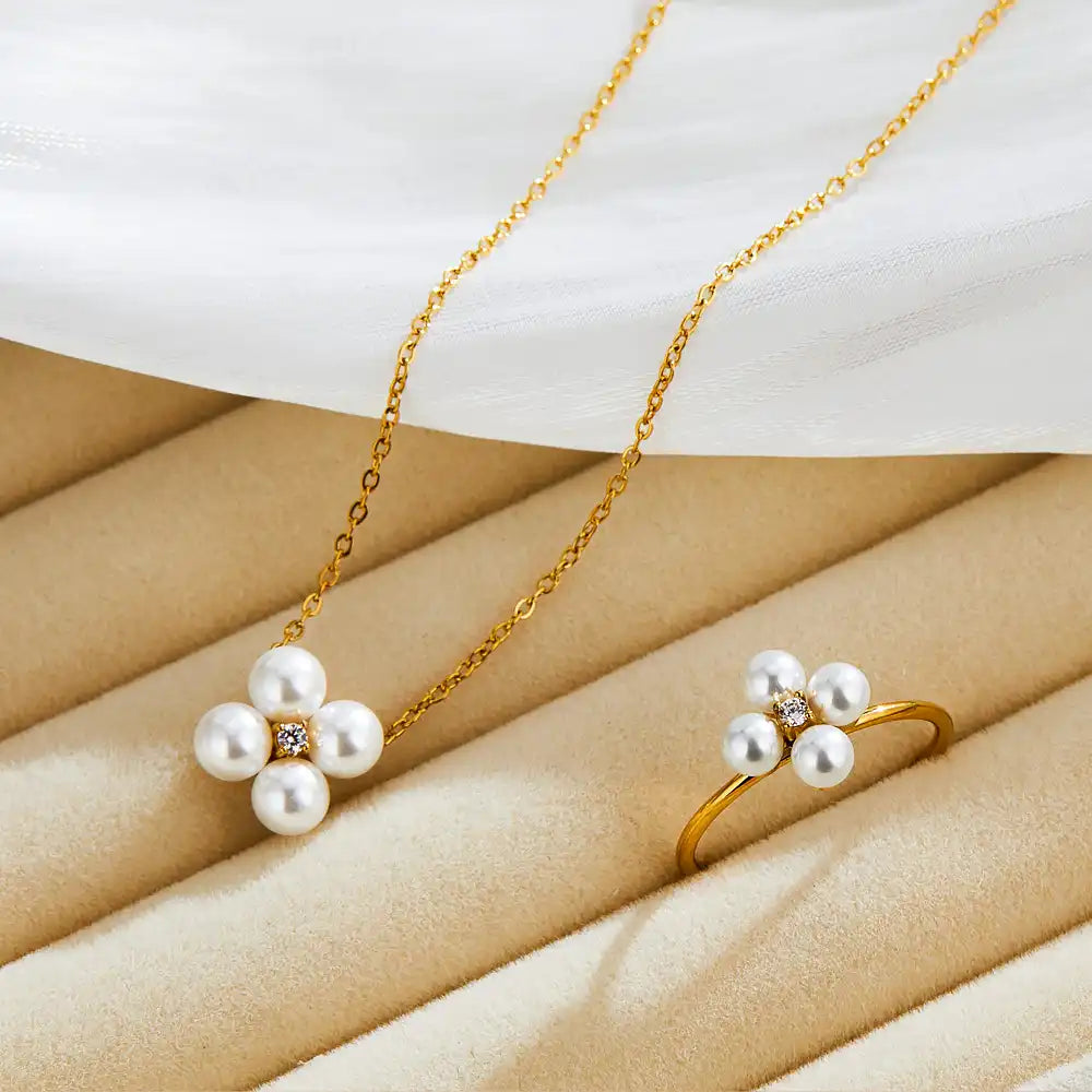 Light luxury diamond pearl four-leaf clover flower necklace and ring set / 25004024