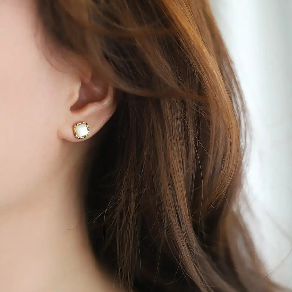 1 Pair Natural white shell square geometric minimalist Stud Earring / 25104007