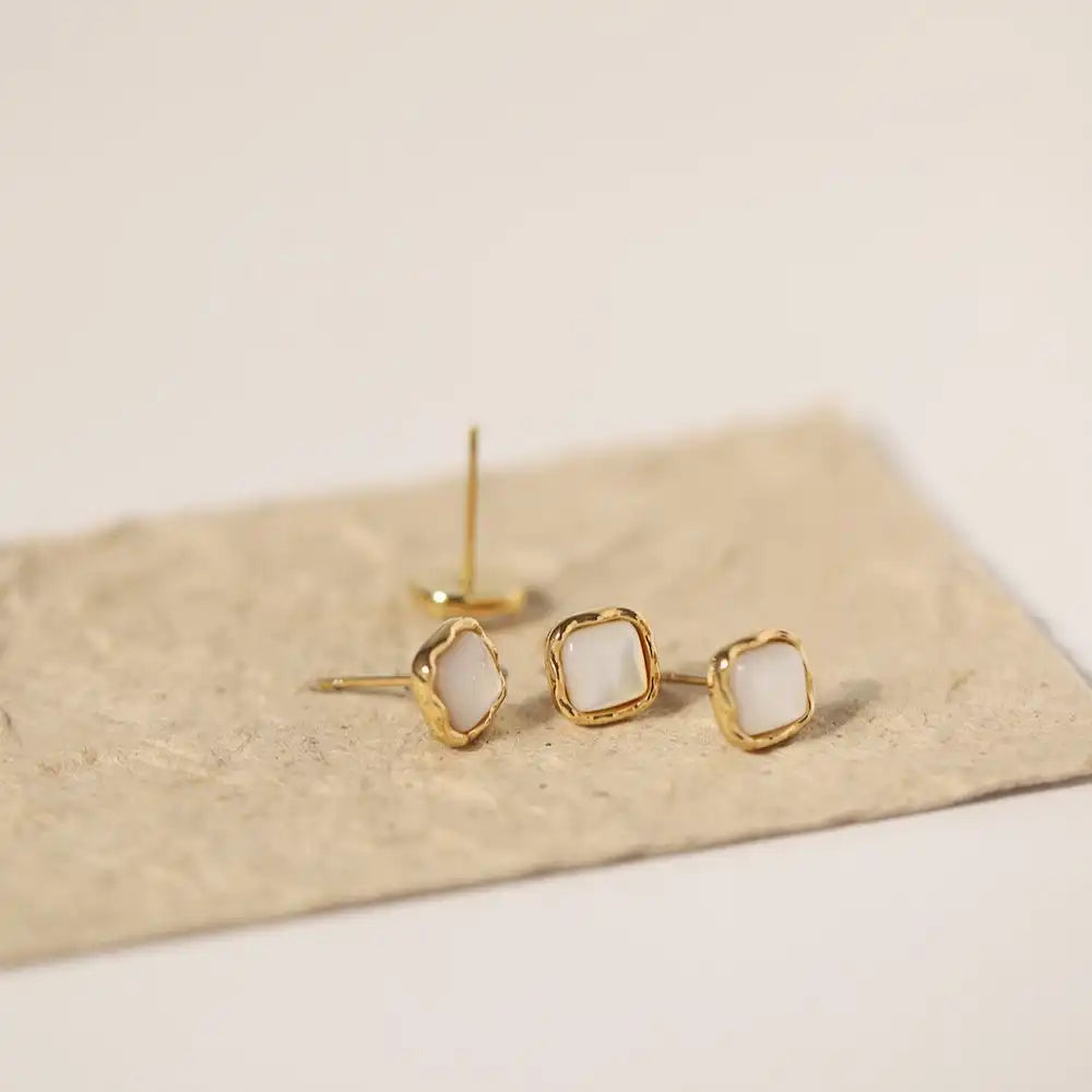 1 Pair Natural white shell square geometric minimalist Stud Earring / 25104007