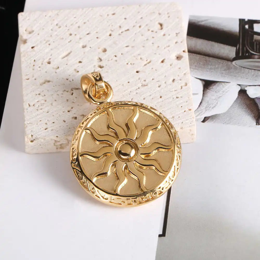 Stainless Steel Vintage Pendant Necklace / 25003030