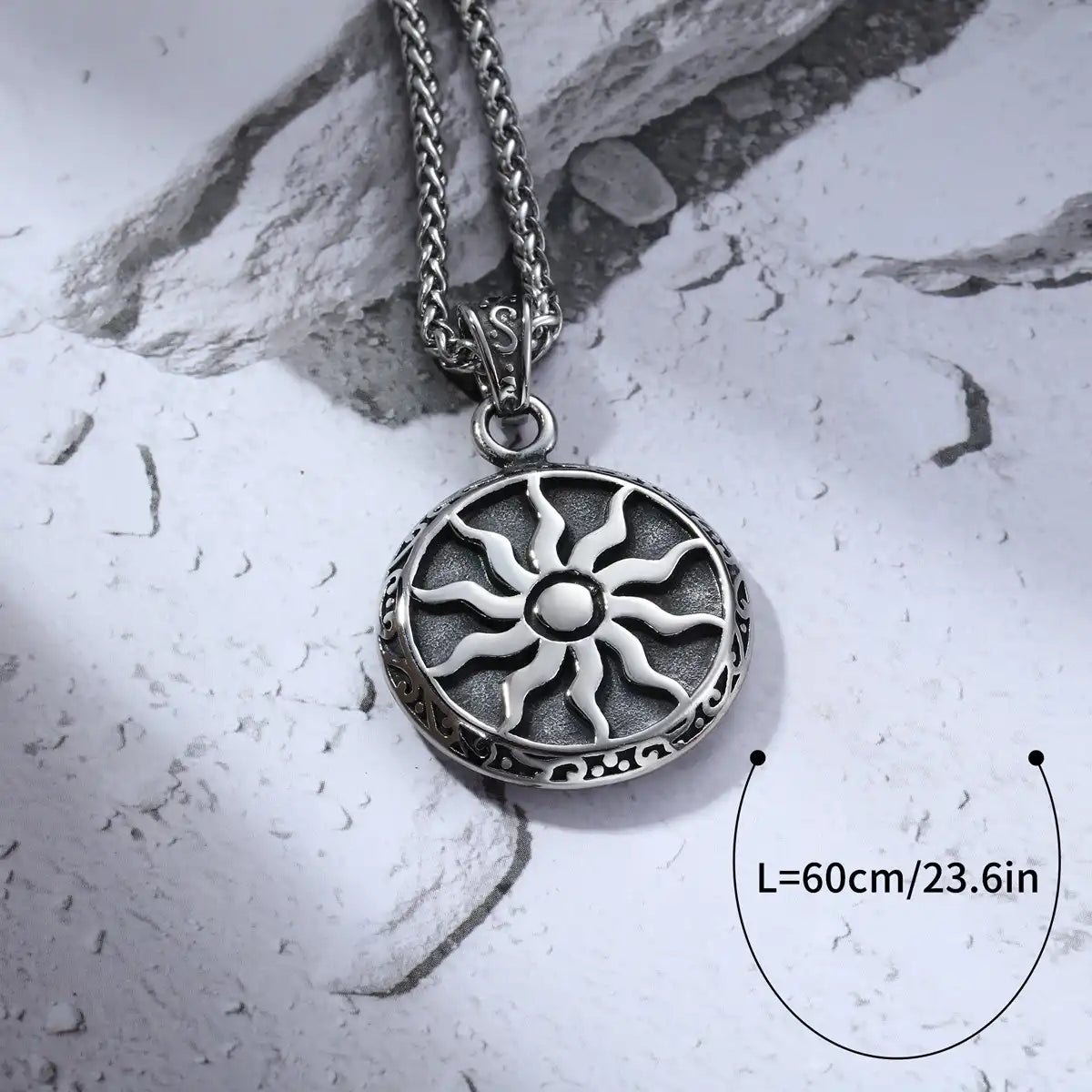 Stainless Steel Vintage Pendant Necklace / 25003030