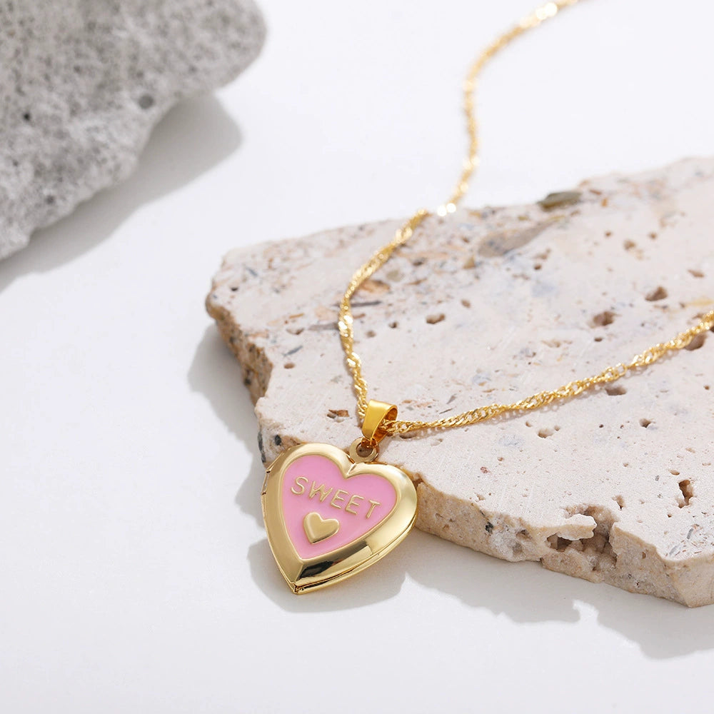 18K Gold Plated Copper Oval SWEET Heart Album Pendant Locket Necklace / KN5007
