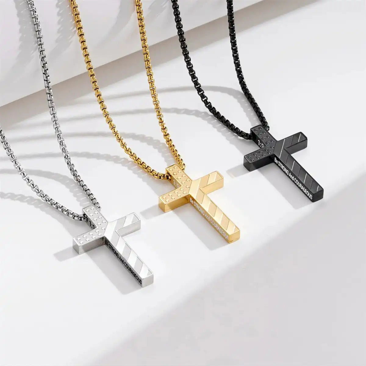 Stainless Steel Minimalist Pendant Necklace / 25005002