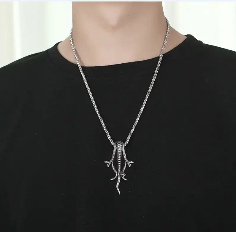 Stainless Steel Vintage Pendant Necklace / 25003032