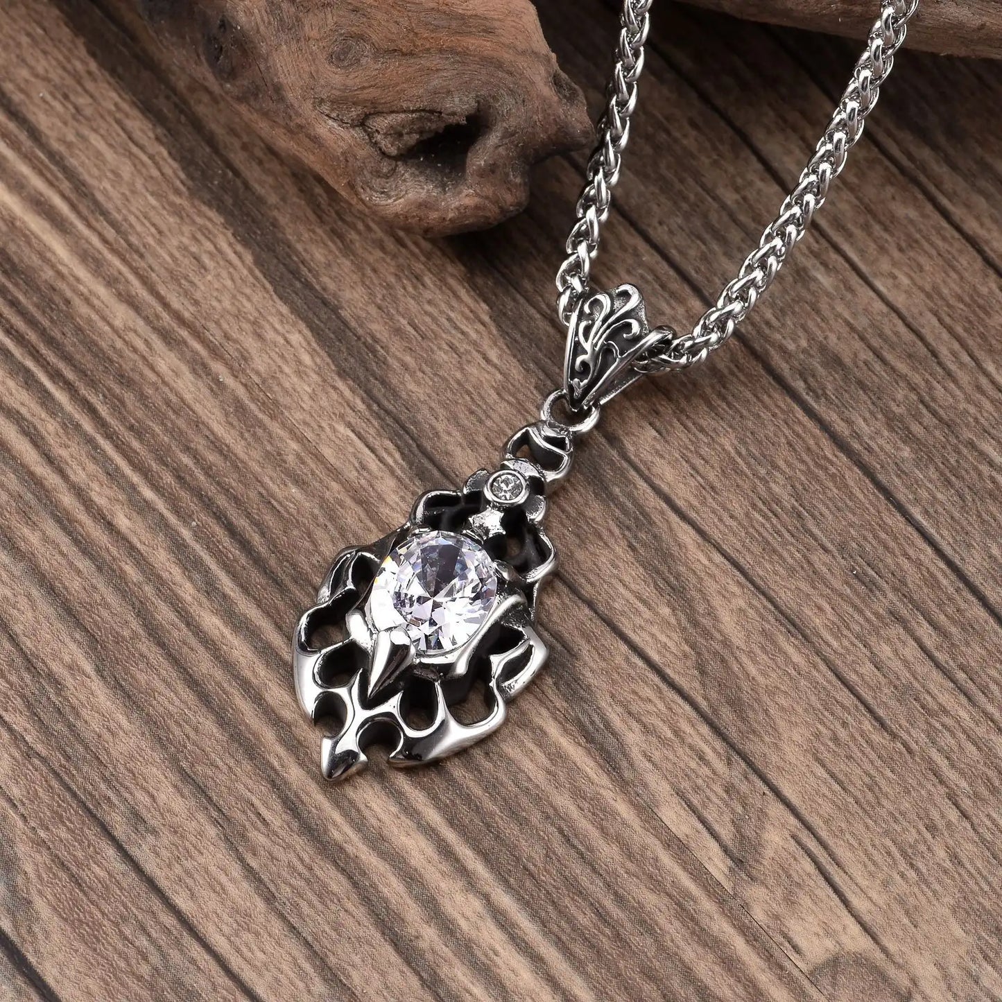 Stainless Steel Vintage Pendant Necklace / 25003032