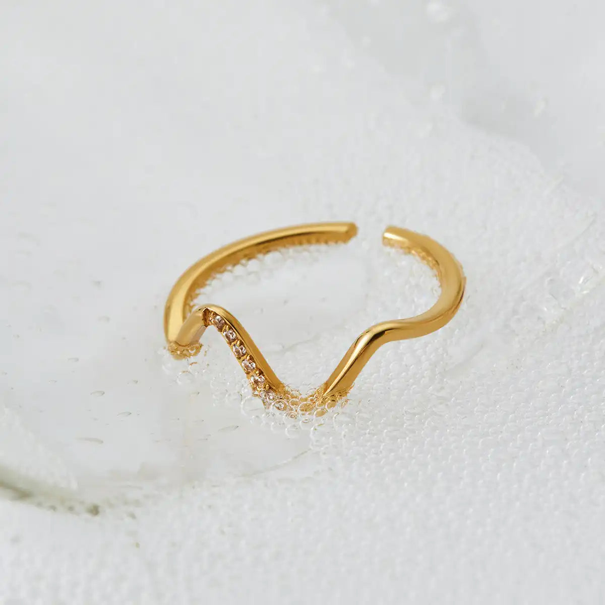 Stainless steel Rhinestone Inlay Minimalist Wave Ring / 25204016