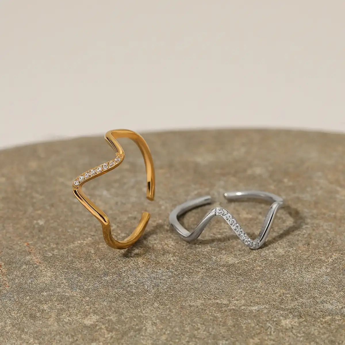Stainless steel Rhinestone Inlay Minimalist Wave Ring / 25204016