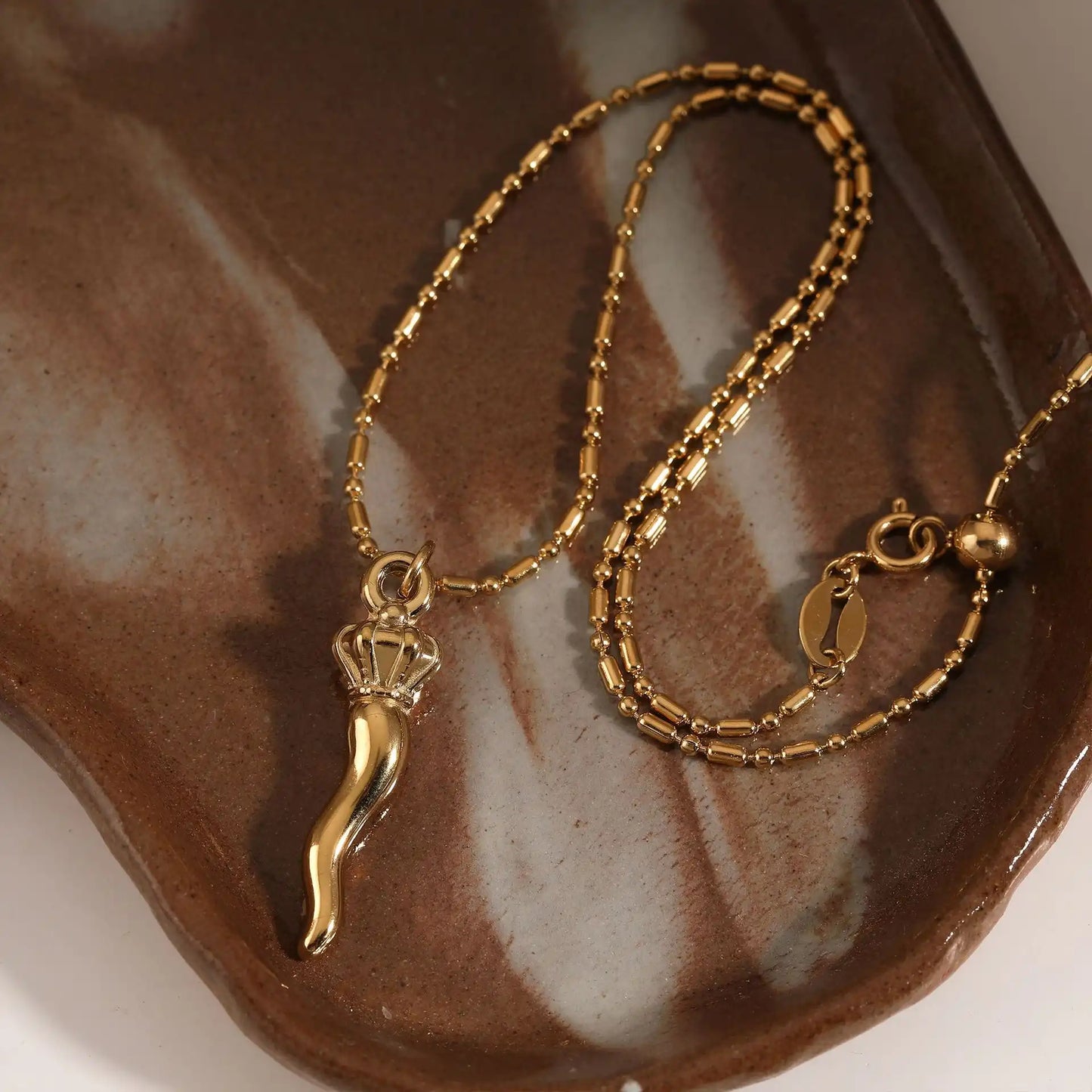 Stainless steel Beaded Trendy Crown Pendant Necklace / 25003057