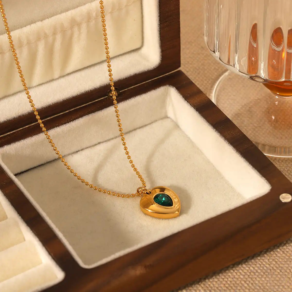 Stainless steel Green Diamond Inlay heart pendant Beaded necklace / 25003048