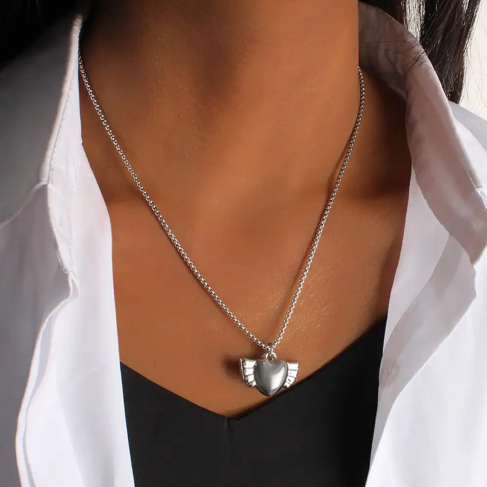 Stainless steel Vintage heart-shaped angel pendant necklace / 25003053