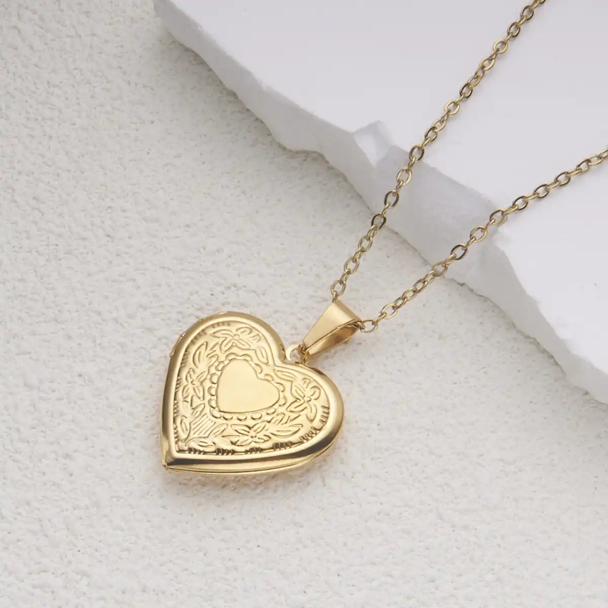 Stainless steel heart-patterned photo frame pendant Locket necklace / 25003050