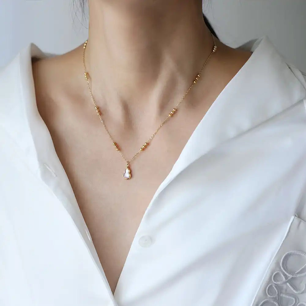 Vintage Pink Shell Gourd Pendant Necklace for Women / 25004001