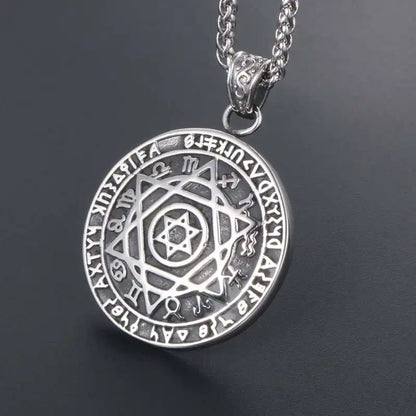 Stainless Steel Vintage Pendant Necklace / 25003030