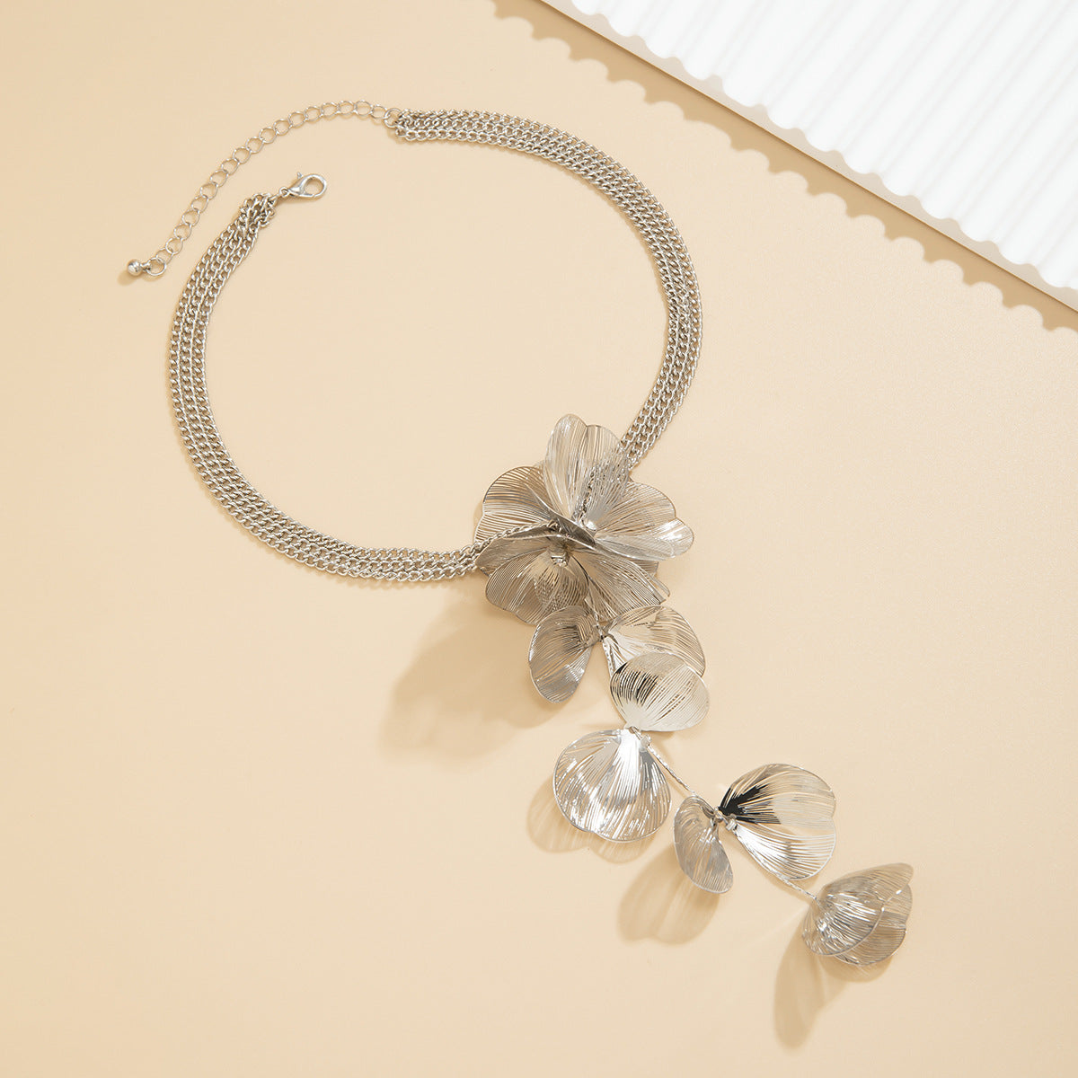 Alloy Chain GinkGo Leaf Flower Necklace