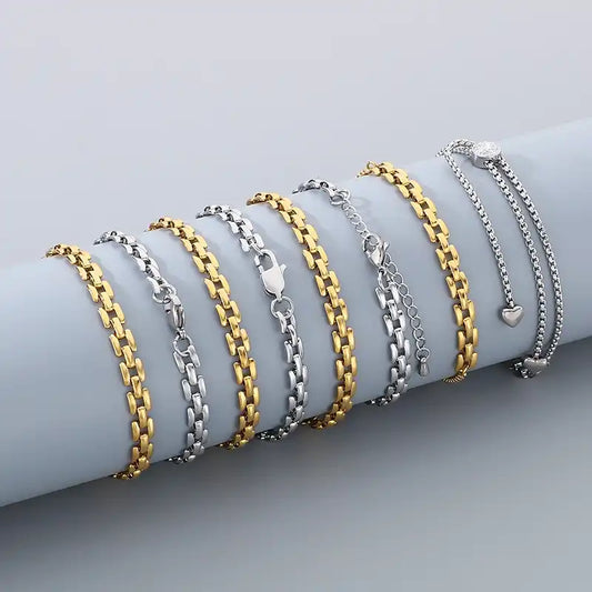 Hollow-out titanium steel bracelet. / 25303072