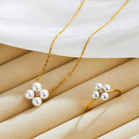 Light luxury diamond pearl four-leaf clover flower necklace and ring set / 25004024