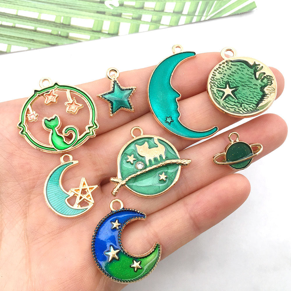 Various Color Moon Star Design Jewelry Making Alloy Pendants (pack of 8)