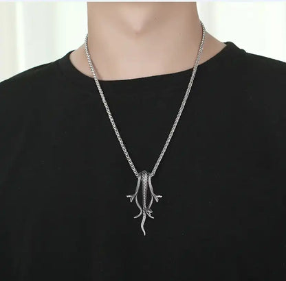 Stainless Steel Vintage Pendant Necklace / 25003032