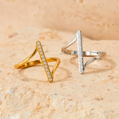 Stainless Steel Wave Micro-Inlaid Zirconia Ring / 25204015